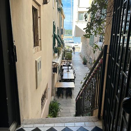 Swan City Apartment & Room Sibenik Ngoại thất bức ảnh
